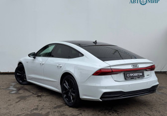 Подержанный автомобиль Audi A7 2021 года (6 фото)