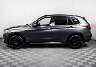 Подержанный автомобиль BMW X5 2015 года (8 фото)