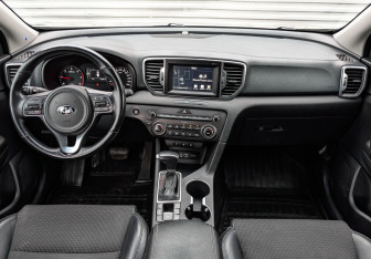 Подержанный автомобиль Kia Sportage 2017 года (14 фото)