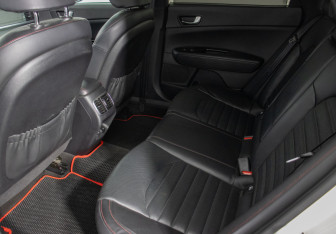 Подержанный автомобиль Kia Optima Sedan 2017 года (11 фото)