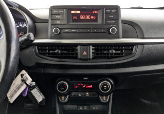 Подержанный автомобиль Kia Picanto 2020 года (17 фото)