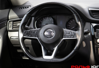Подержанный автомобиль Nissan X-Trail 2021 года (12 фото)
