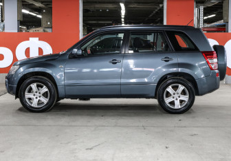 Подержанный автомобиль Suzuki Grand Vitara 2005 года (8 фото)