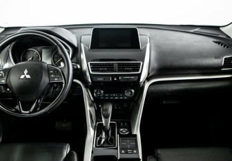 Подержанный автомобиль Mitsubishi Eclipse Cross 2018 года (6 фото)