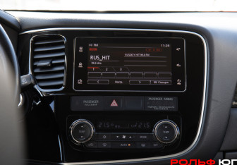 Подержанный автомобиль Mitsubishi Outlander 2018 года (13 фото)