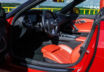 Подержанный автомобиль BMW Z4 Roadster 2020 года (11 фото)