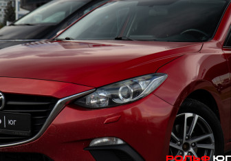 Подержанный автомобиль Mazda 3 Hatchback 2015 года (19 фото)