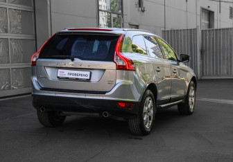 Подержанный автомобиль Volvo XC60 2010 года (4 фото)