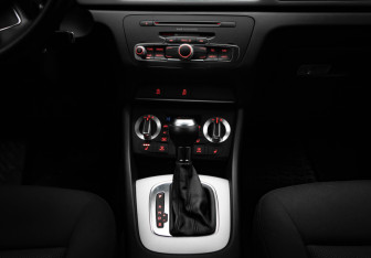 Подержанный автомобиль Audi Q3 2013 года (17 фото)