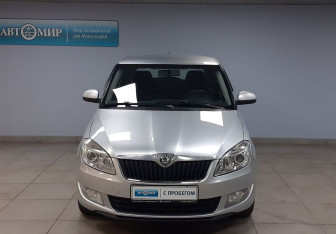 Подержанный автомобиль Skoda Fabia Hatchback 2010 года (2 фото)