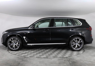 Новый BMW X5 2025 (5 фото)