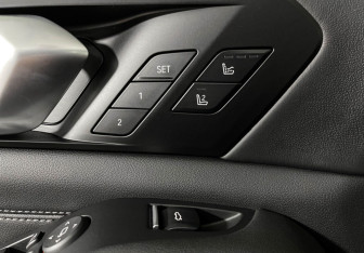 Подержанный автомобиль BMW X5 2024 года (19 фото)