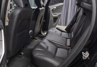 Подержанный автомобиль Volvo XC60 2014 года (12 фото)