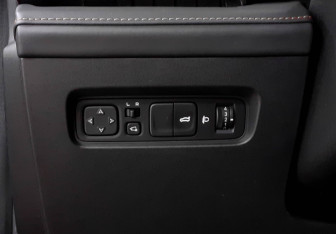 Подержанный автомобиль Changan UNI-V 2023 года (22 фото)