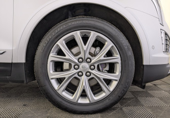 Подержанный автомобиль Cadillac XT5 2020 года (12 фото)