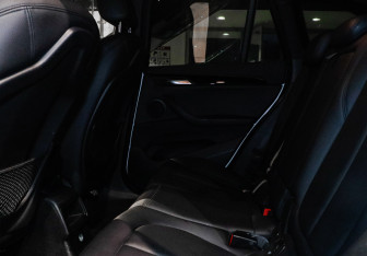 Подержанный автомобиль BMW X1 2016 года (8 фото)