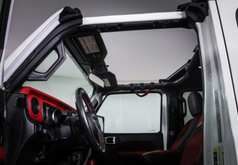 Подержанный автомобиль Jeep Wrangler 2022 года (17 фото)