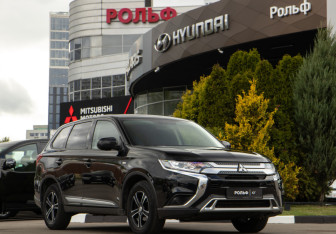 Подержанный автомобиль Mitsubishi Outlander 2019 года (2 фото)