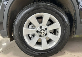 Подержанный автомобиль Volkswagen Tiguan 2010 года (9 фото)