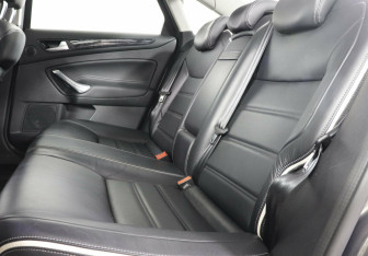 Подержанный автомобиль Ford Mondeo Sedan 2013 года (10 фото)