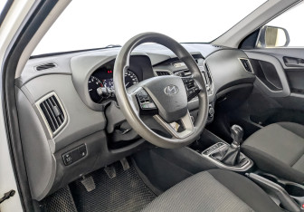 Подержанный автомобиль Hyundai Creta 2018 года (16 фото)