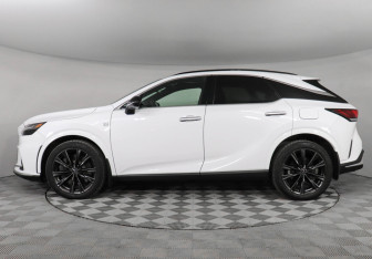 Подержанный автомобиль Lexus RX 2022 года (8 фото)