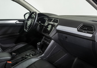 Подержанный автомобиль Volkswagen Tiguan 2018 года (14 фото)