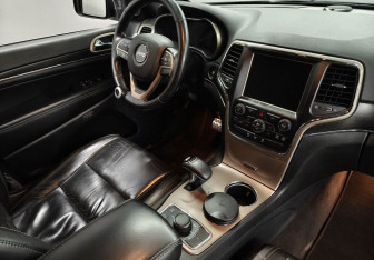 Подержанный автомобиль Jeep Grand Cherokee 2014 года (11 фото)