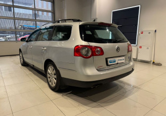 Подержанный автомобиль Volkswagen Passat Wagon 2007 года (6 фото)
