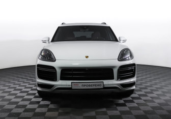 Подержанный автомобиль Porsche Cayenne 2018 года (2 фото)