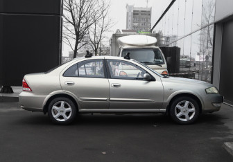 Подержанный автомобиль Nissan Almera Classic 2008 года (4 фото)