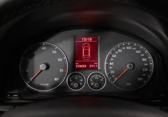 Подержанный автомобиль Volkswagen Jetta Sedan 2009 года (12 фото)