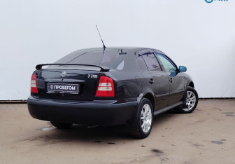 Подержанный автомобиль Skoda Octavia Liftback 2007 года (8 фото)