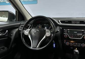 Подержанный автомобиль Nissan Qashqai 2016 года (18 фото)