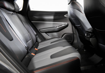 Подержанный автомобиль Geely Cityray 2024 года (10 фото)