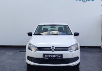 Подержанный автомобиль Volkswagen Polo Sedan 2010 года (2 фото)