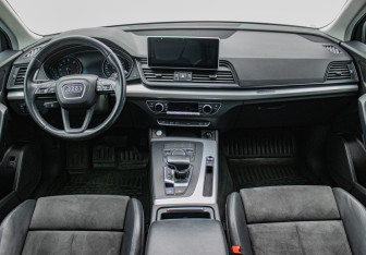 Подержанный автомобиль Audi Q5 2018 года (13 фото)