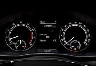 Подержанный автомобиль Skoda Rapid Liftback 2022 года (13 фото)