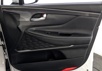 Подержанный автомобиль Hyundai Santa Fe 2021 года (24 фото)