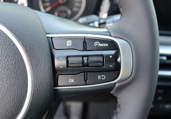 Подержанный автомобиль Kia K5 2022 года (17 фото)