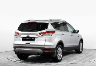 Подержанный автомобиль Ford Kuga 2016 года (3 фото)