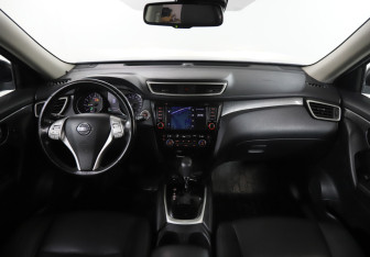 Подержанный автомобиль Nissan X-Trail 2018 года (12 фото)