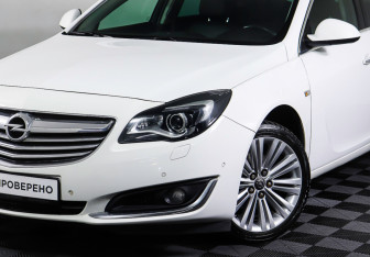 Подержанный автомобиль Opel Insignia Sedan 2014 года (40 фото)