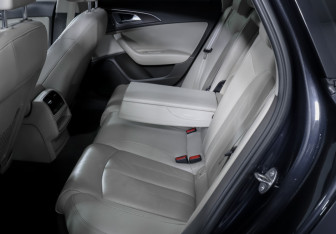 Подержанный автомобиль Audi A6 Sedan 2015 года (10 фото)