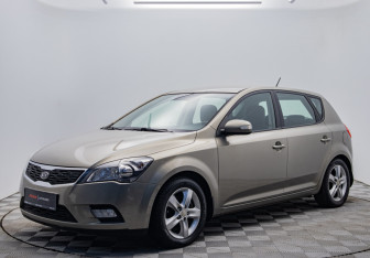 Подержанный автомобиль Kia Ceed Hatchback 2011 года (1 фото)