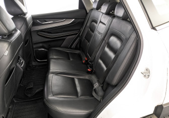 Подержанный автомобиль Exeed LX 2022 года (17 фото)