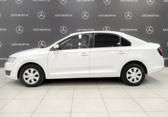 Подержанный автомобиль Skoda Rapid Liftback 2019 года (8 фото)