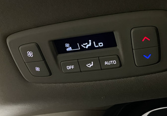 Подержанный автомобиль Kia Carnival 2021 года (19 фото)