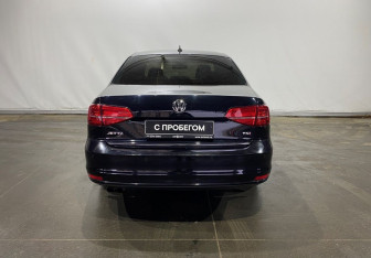 Подержанный автомобиль Volkswagen Jetta Sedan 2016 года (5 фото)