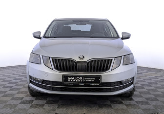 Подержанный автомобиль Skoda Octavia Liftback 2019 года (2 фото)